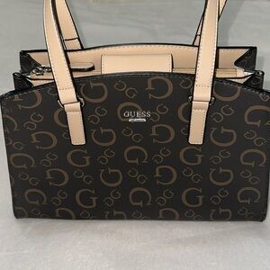 Like‼️NEW‼️Guess handbag